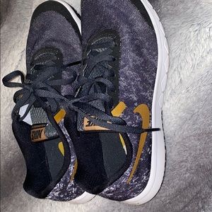 Nike Shoes - Women’s Nike Size 6.5 Nike Shoes - Women’s Nike Size 6.5